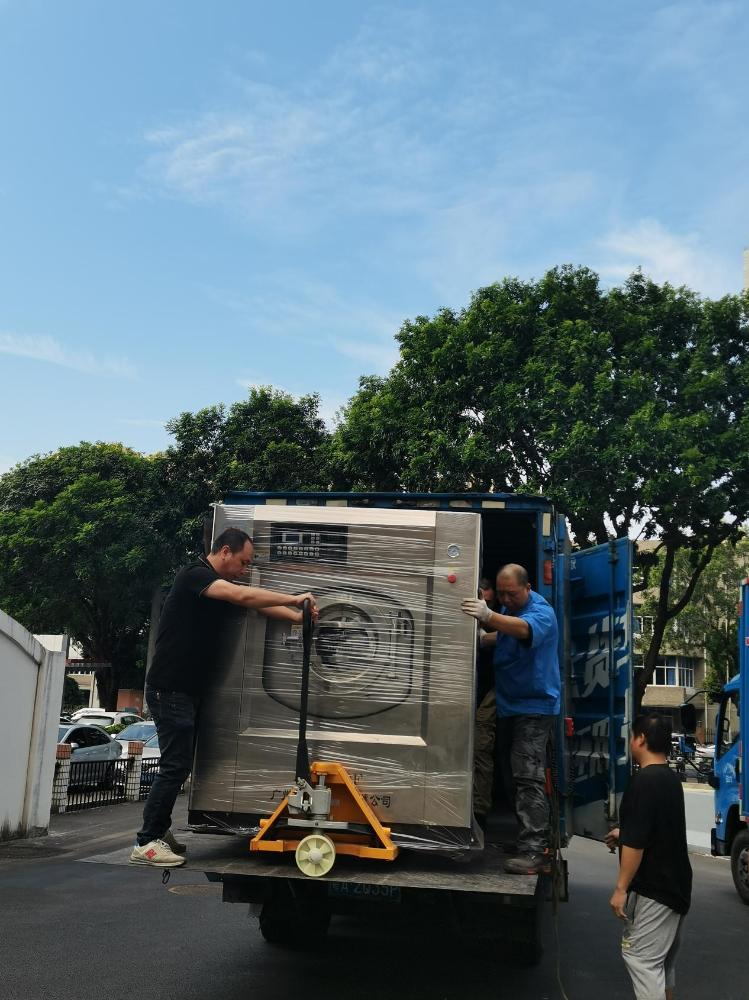 守護生命之源：國產(chǎn)高質(zhì)量廣州一體化工業(yè)洗衣機為醫(yī)療機構(gòu)提供品質(zhì)洗滌保障